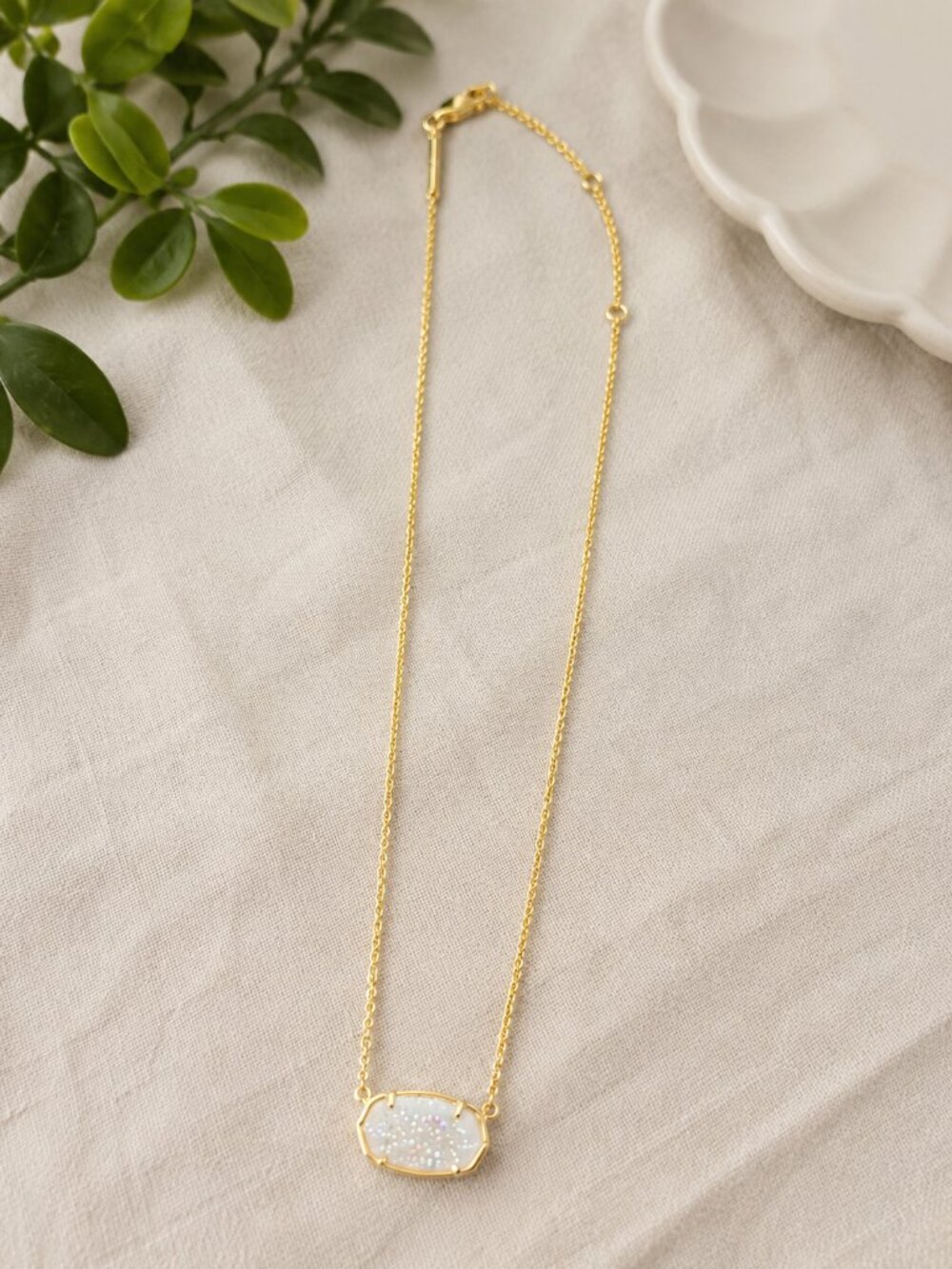 Kendra Scott Elisa Gold Druzy Pendant Necklace White Iridescent